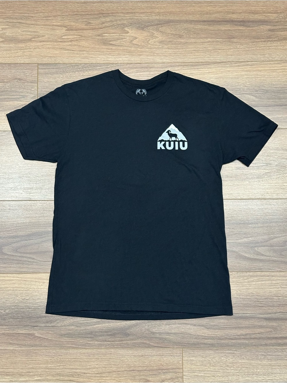 KUIU Ultralight Mountain T-Shirt in Black Size Medium